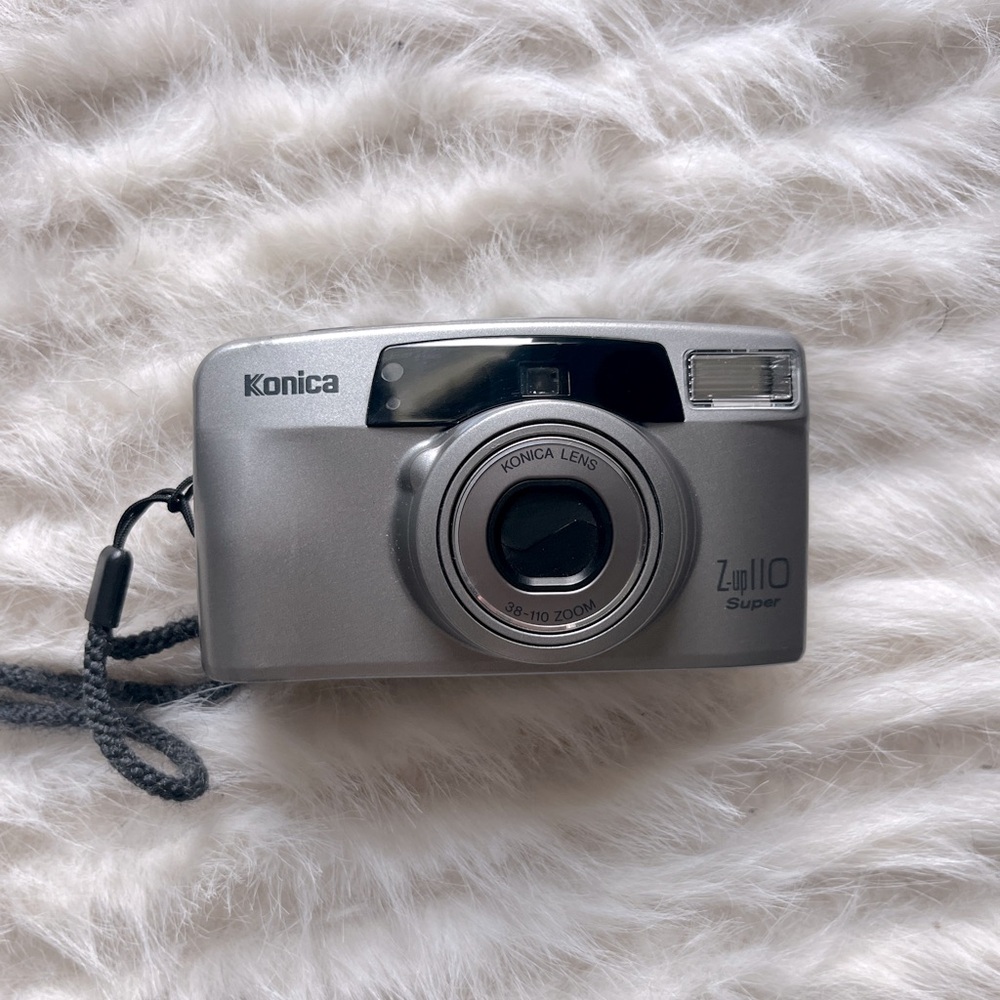 KONICA Z-UP 110 Super 35mm Film Camera